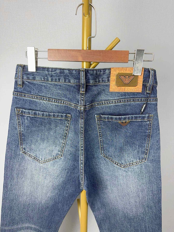 ブランドジーンズ角部分ディテール